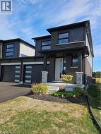 102 THACKERAY Way Harriston, ON N0G 1Z0