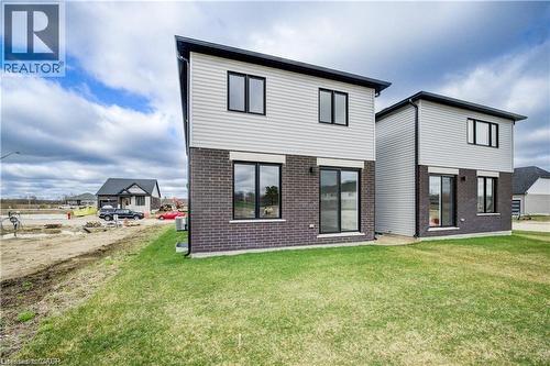 102 Thackeray Way, Harriston, ON - Outdoor