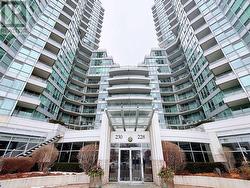 727 - 230 QUEENS QUAY W Toronto, ON M5J 2Y7