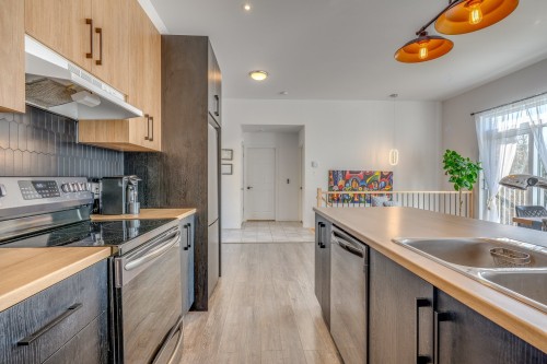 Cuisine - 6973 Rue Champlain, Wentworth-Nord, QC - Indoor Photo Showing Kitchen