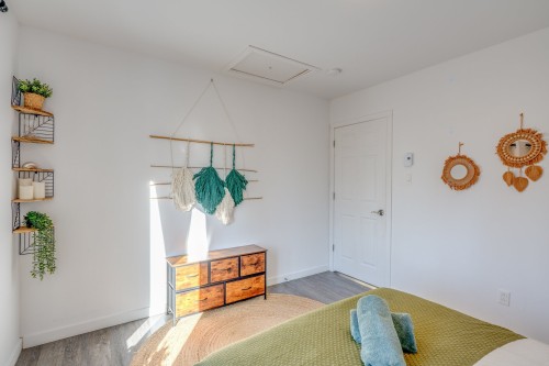 Chambre à coucher principale - 6973 Rue Champlain, Wentworth-Nord, QC - Indoor Photo Showing Bedroom