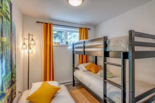 Chambre à coucher - 6973 Rue Champlain, Wentworth-Nord, QC - Indoor Photo Showing Bedroom