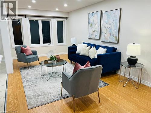 570 LINDEN Drive Unit# 3  Cambridge, ON N3H 0C9