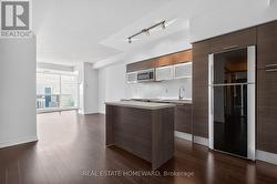 5208 - 386 YONGE STREET  Toronto, ON M5B 0A5