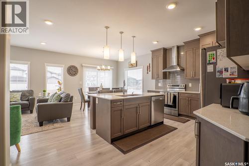 5144 Green Crescent E, Regina, SK - Indoor Photo Showing Kitchen With Upgraded Kitchen
