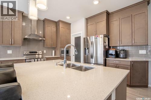 5144 Green Crescent E, Regina, SK - Indoor Photo Showing Kitchen With Double Sink