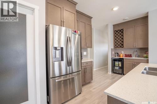 5144 Green Crescent E, Regina, SK - Indoor Photo Showing Kitchen With Double Sink