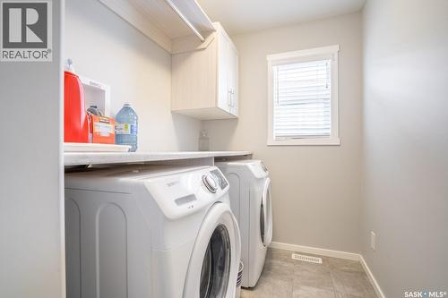 5144 Green Crescent E, Regina, SK - Indoor Photo Showing Laundry Room