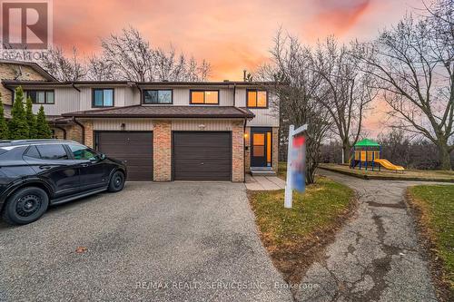 27 - 27 DAWSON CRESCENT  Brampton, ON L6V 3M5