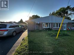 MAIN FLOOR ONLY - 195 PENN AVENUE Newmarket, ON L3Y 2S4