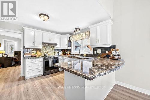 7 Etherington Crescent, Hamilton, ON - Indoor Photo Showing Kitchen With Upgraded Kitchen