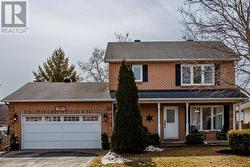 32 JAMES LEWIS AVENUE  Ottawa, ON K2S 1K5