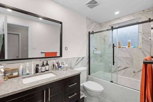 Bathroom - 3342 Av. De La Falaise, Montréal (Côte-Des-Neiges/Notre-Dame-De-Grâce), QC - Indoor Photo Showing Bathroom