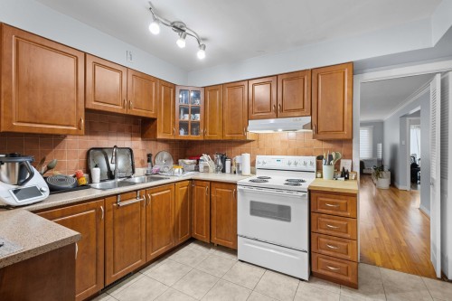 Kitchen - 3342 Av. De La Falaise, Montréal (Côte-Des-Neiges/Notre-Dame-De-Grâce), QC - Indoor Photo Showing Kitchen With Double Sink