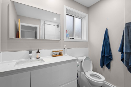 Master Bathroom - 3342 Av. De La Falaise, Montréal (Côte-Des-Neiges/Notre-Dame-De-Grâce), QC - Indoor Photo Showing Bathroom