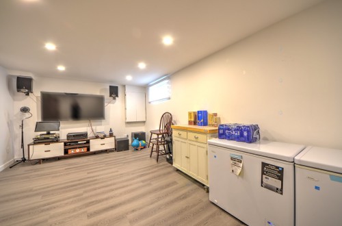 Salle familiale - 475 Rue Thérèse, Brossard, QC - Indoor