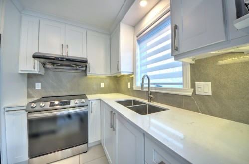 Cuisine - 475 Rue Thérèse, Brossard, QC - Indoor Photo Showing Kitchen With Double Sink