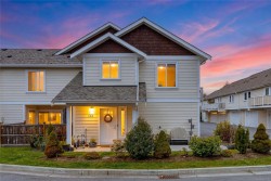 113-2038 Gatewood Rd Sooke, BC V9Z 0L6