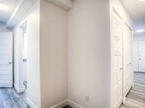 Hall d'entrée/Vestibule - 12-4570 Av. Walkley, Montréal (Côte-Des-Neiges/Notre-Dame-De-Grâce), QC - Indoor Photo Showing Other Room