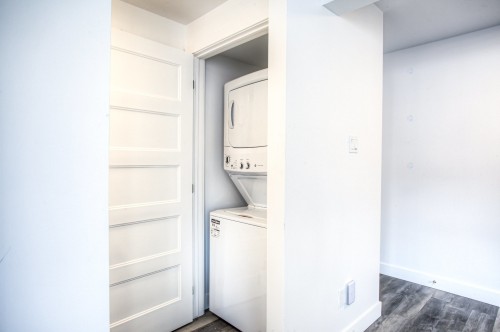 Salle de lavage - 9-4570 Av. Walkley, Montréal (Côte-Des-Neiges/Notre-Dame-De-Grâce), QC - Indoor Photo Showing Laundry Room