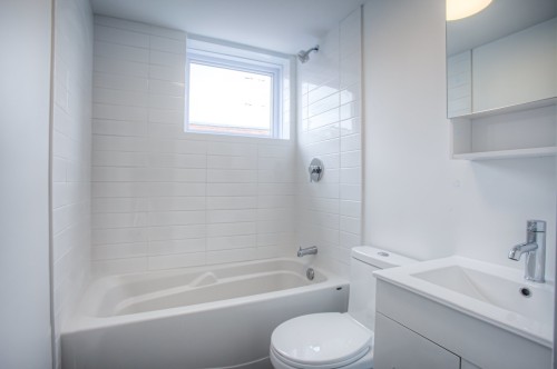 Salle de bains - 9-4570 Av. Walkley, Montréal (Côte-Des-Neiges/Notre-Dame-De-Grâce), QC - Indoor Photo Showing Bathroom