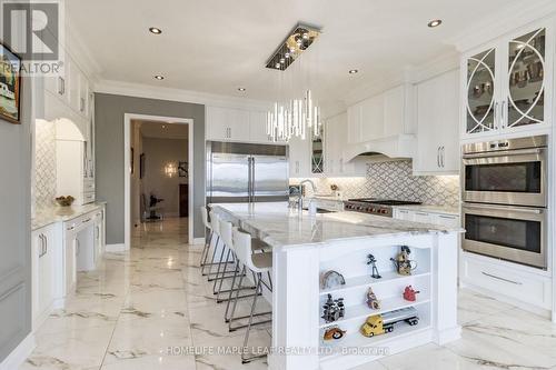44 Herringbone Crescent, Brampton, ON - Indoor Photo Showing Kitchen With Upgraded Kitchen