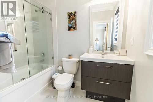44 Herringbone Crescent, Brampton, ON - Indoor Photo Showing Bathroom