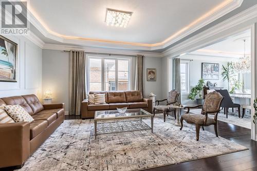 44 Herringbone Crescent, Brampton, ON - Indoor Photo Showing Living Room