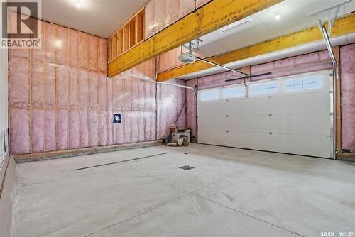 150 Haverstock Crescent, Saskatoon, SK - Indoor Photo Showing Garage