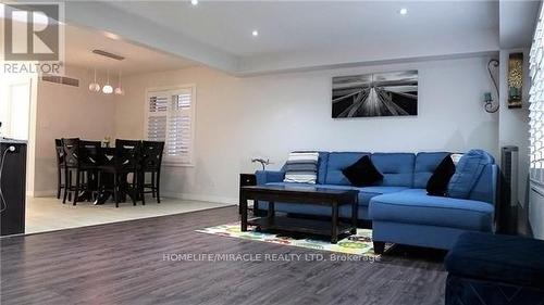 120 South Creek Drive, Kitchener, ON - Indoor Photo Showing Living Room