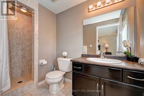 130 Upper Mercer Street, Kitchener, ON - Indoor Photo Showing Bathroom