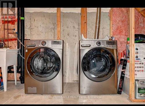 130 Upper Mercer Street, Kitchener, ON - Indoor Photo Showing Laundry Room