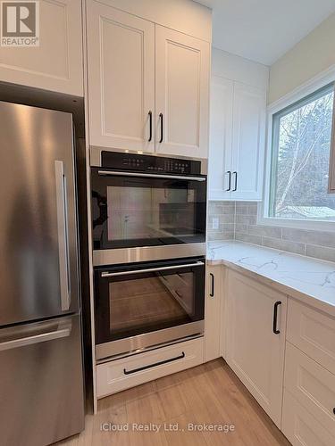 405 Upper Wentworth Street, Hamilton, ON - Indoor Photo Showing Kitchen