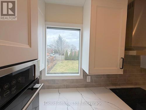 405 Upper Wentworth Street, Hamilton, ON - Indoor Photo Showing Kitchen