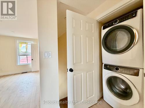 405 Upper Wentworth Street, Hamilton, ON - Indoor Photo Showing Laundry Room