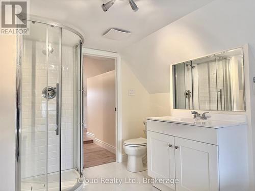 405 Upper Wentworth Street, Hamilton, ON - Indoor Photo Showing Bathroom