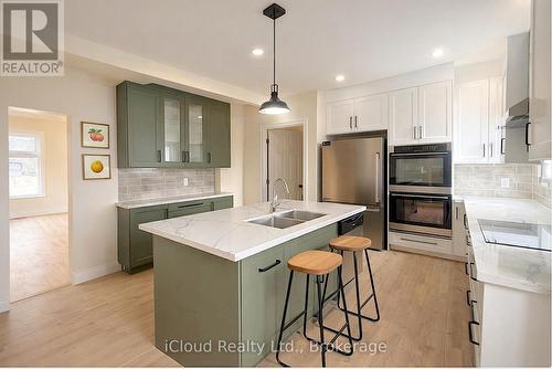 405 Upper Wentworth Street, Hamilton, ON - Indoor Photo Showing Kitchen With Double Sink With Upgraded Kitchen