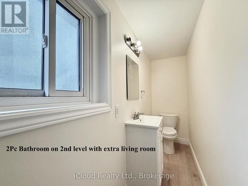 405 Upper Wentworth Street, Hamilton, ON - Indoor Photo Showing Bathroom