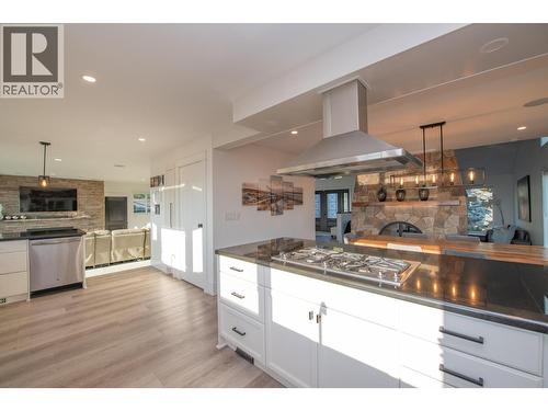 Gas cook top - 702 Cypress Drive, Coldstream, BC - Indoor Photo Showing Kitchen