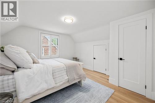 1390 Halifax Place, Burlington, ON - Indoor Photo Showing Bedroom