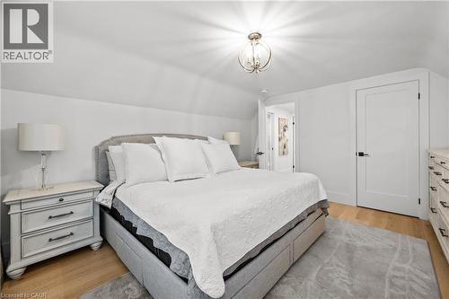 1390 Halifax Place, Burlington, ON - Indoor Photo Showing Bedroom