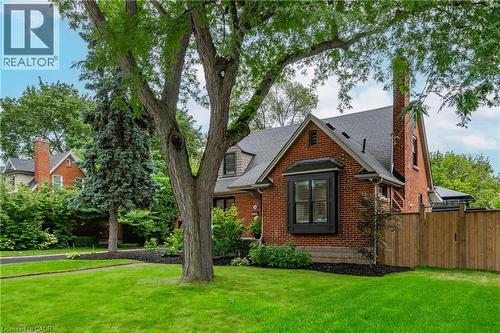 1390 Halifax Place, Burlington, ON - Outdoor