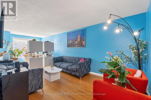 A - 2642 Moncton Road, Ottawa, ON - Indoor Photo Showing Living Room