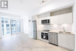 1738 - 135 LOWER SHERBOURNE STREET W  Toronto, ON M5A 1Y4