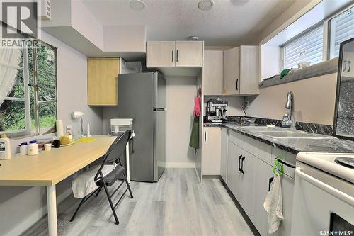 4781 Padwick Avenue, Regina, SK - Indoor Photo Showing Kitchen