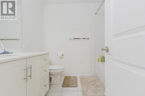 92 - 10 Birmingham Drive, Cambridge, ON - Indoor Photo Showing Bathroom