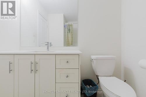 92 - 10 Birmingham Drive, Cambridge, ON - Indoor Photo Showing Bathroom