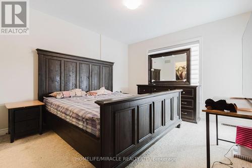 92 - 10 Birmingham Drive, Cambridge, ON - Indoor Photo Showing Bedroom