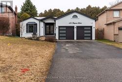 124 TIMPSON DRIVE Aurora, ON L4G 5N5