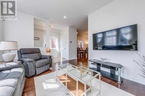 206 Brigadoon Drive, Hamilton, ON - Indoor Photo Showing Living Room